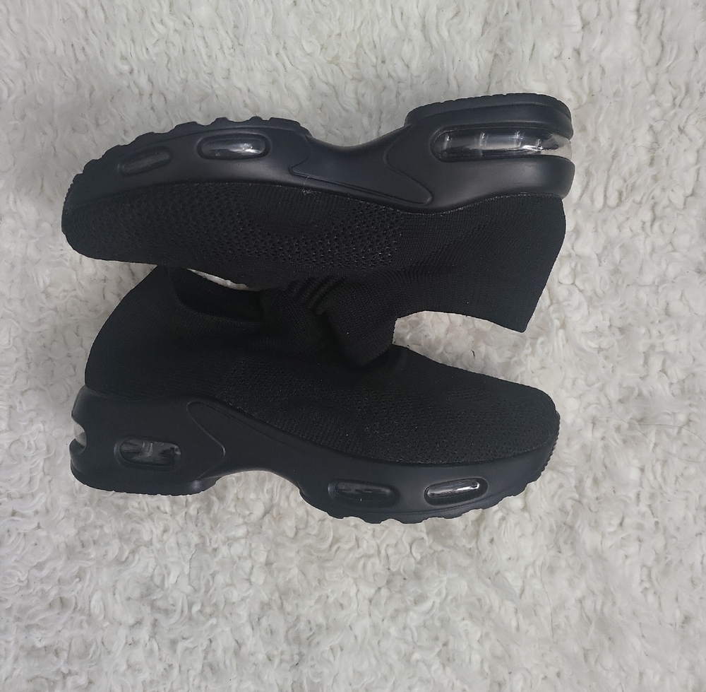 Amazon Essentials Black Athletic Shoes